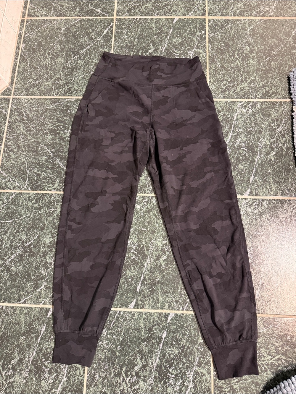 lululemon athletica black and grey camo joggers